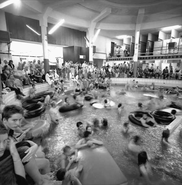 Water-based film at the Van Eyck swimming pool